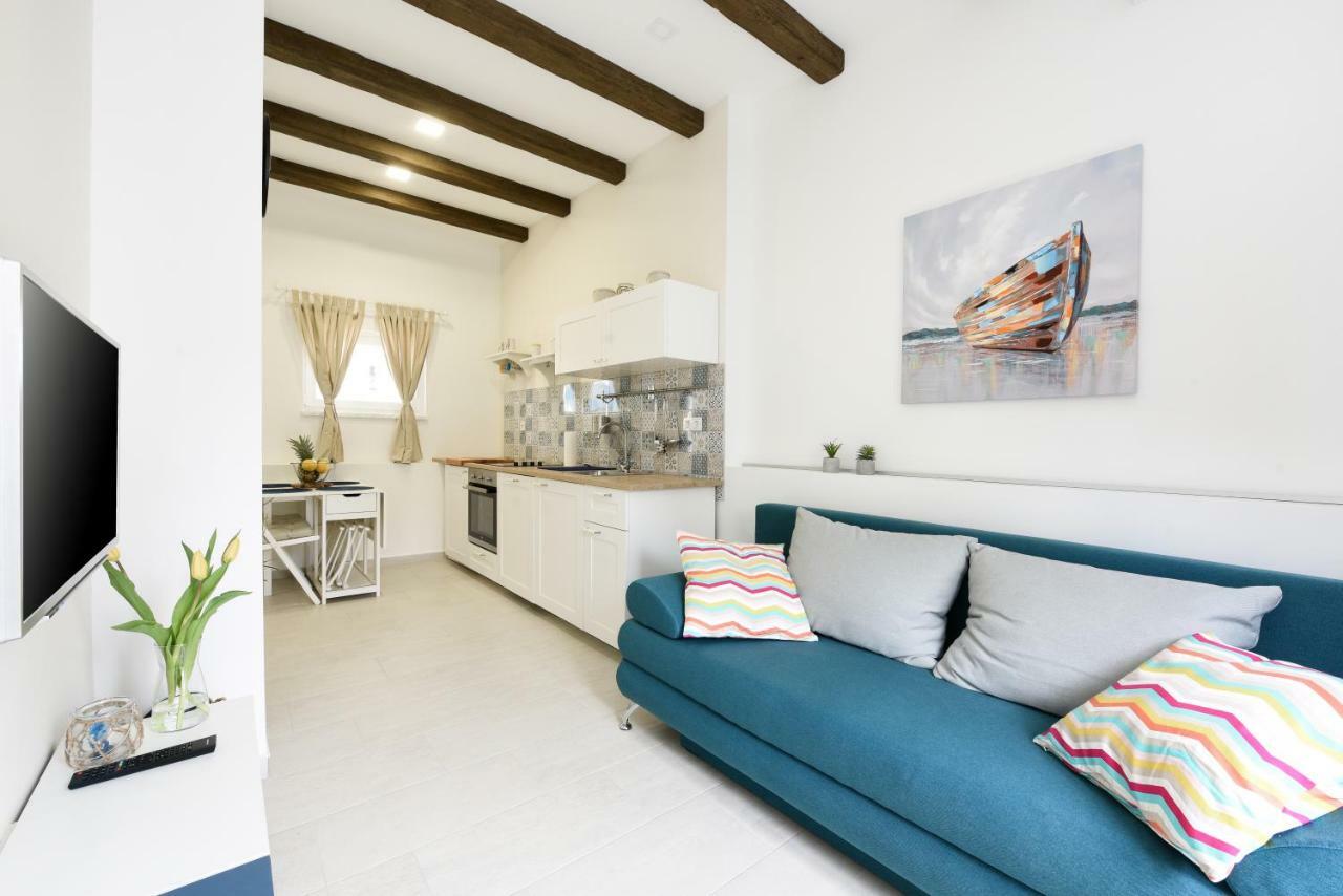 Apartmani Eladora Biograd Na Moru Esterno foto