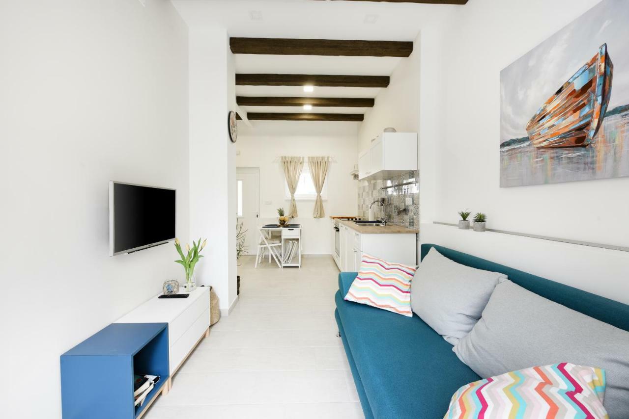 Apartmani Eladora Biograd Na Moru Esterno foto