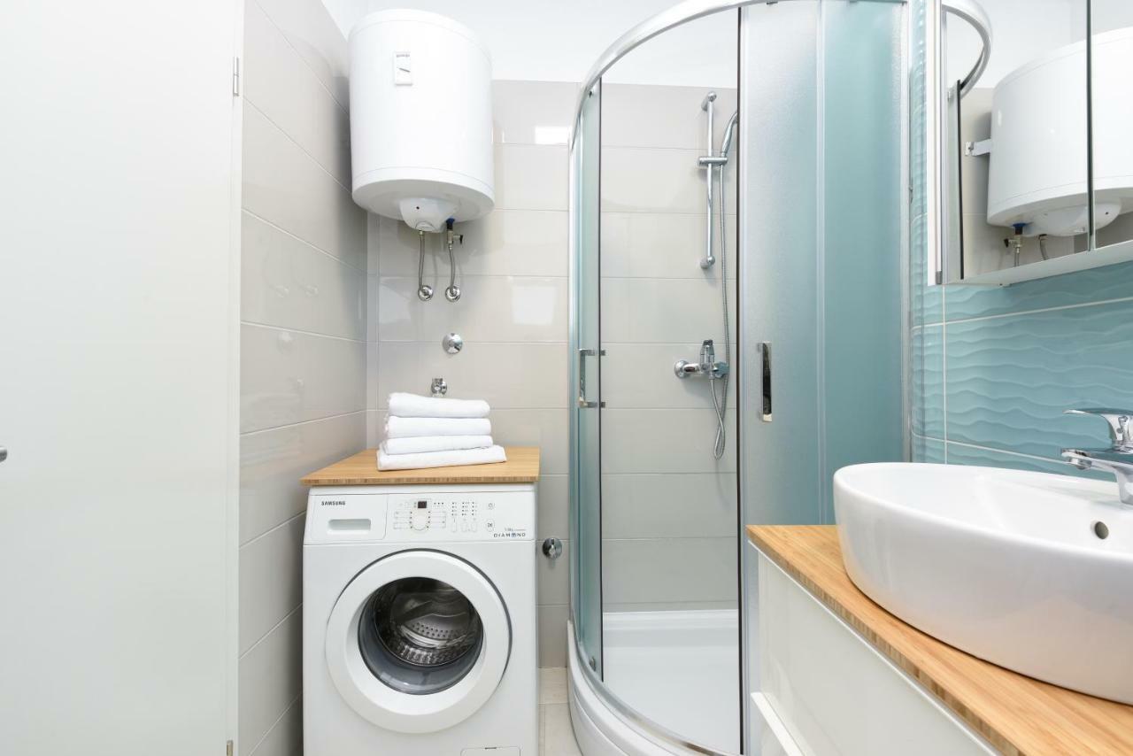 Apartmani Eladora Biograd Na Moru Esterno foto