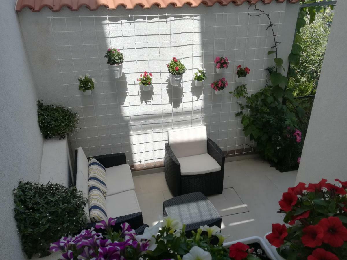 Apartmani Eladora Biograd Na Moru Esterno foto