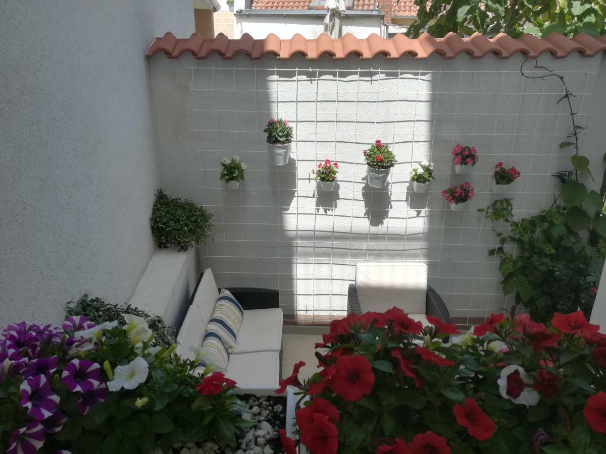 Apartmani Eladora Biograd Na Moru Esterno foto